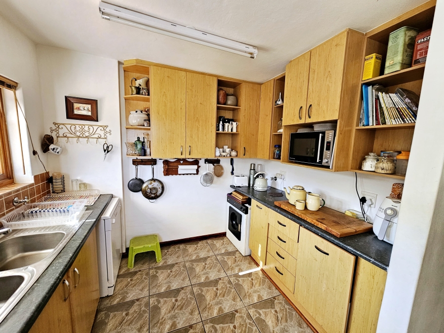 5 Bedroom Property for Sale in Stilbaai Oos Western Cape